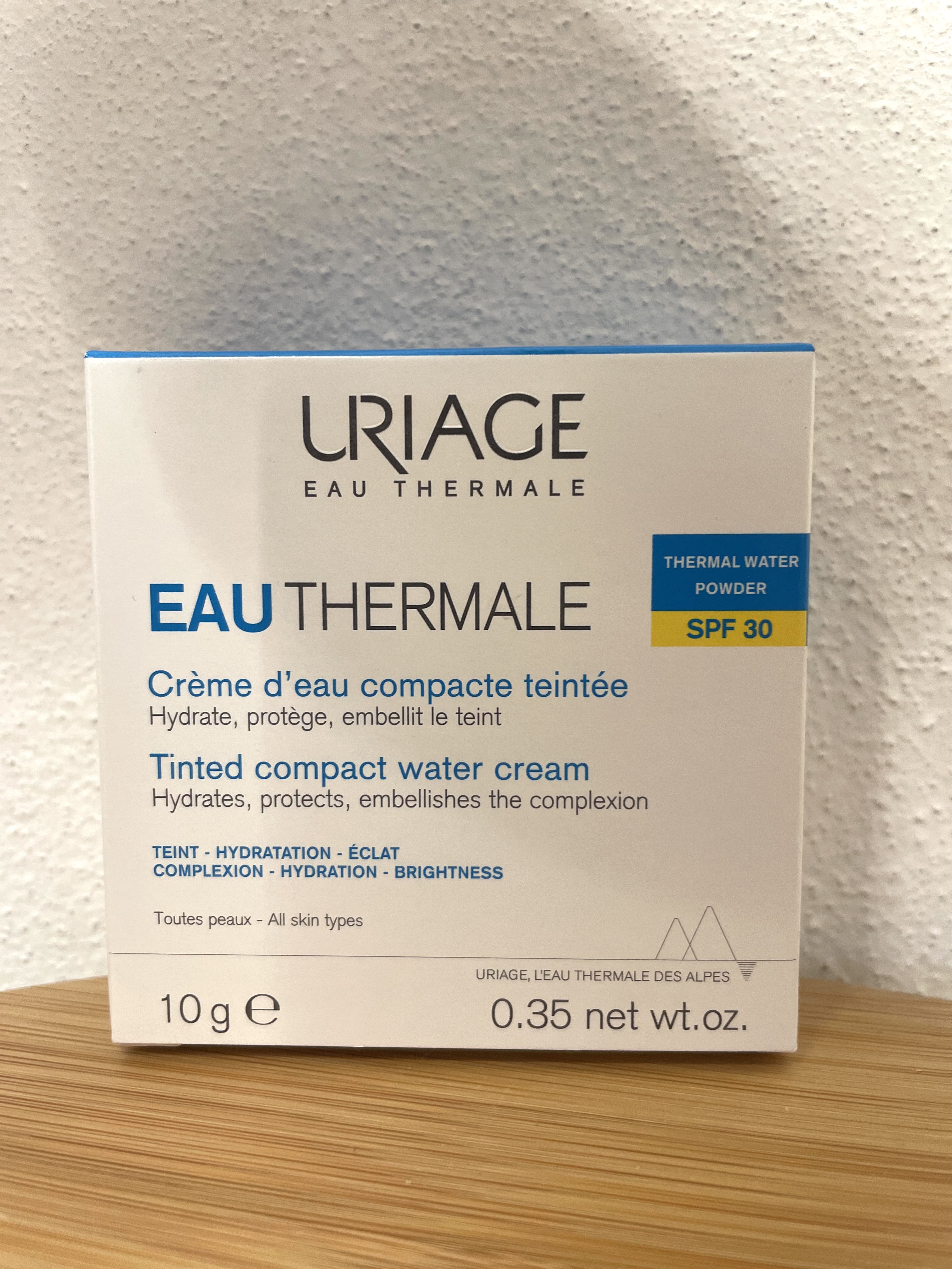 Uriage: Eau thermale Tinted compact water cream