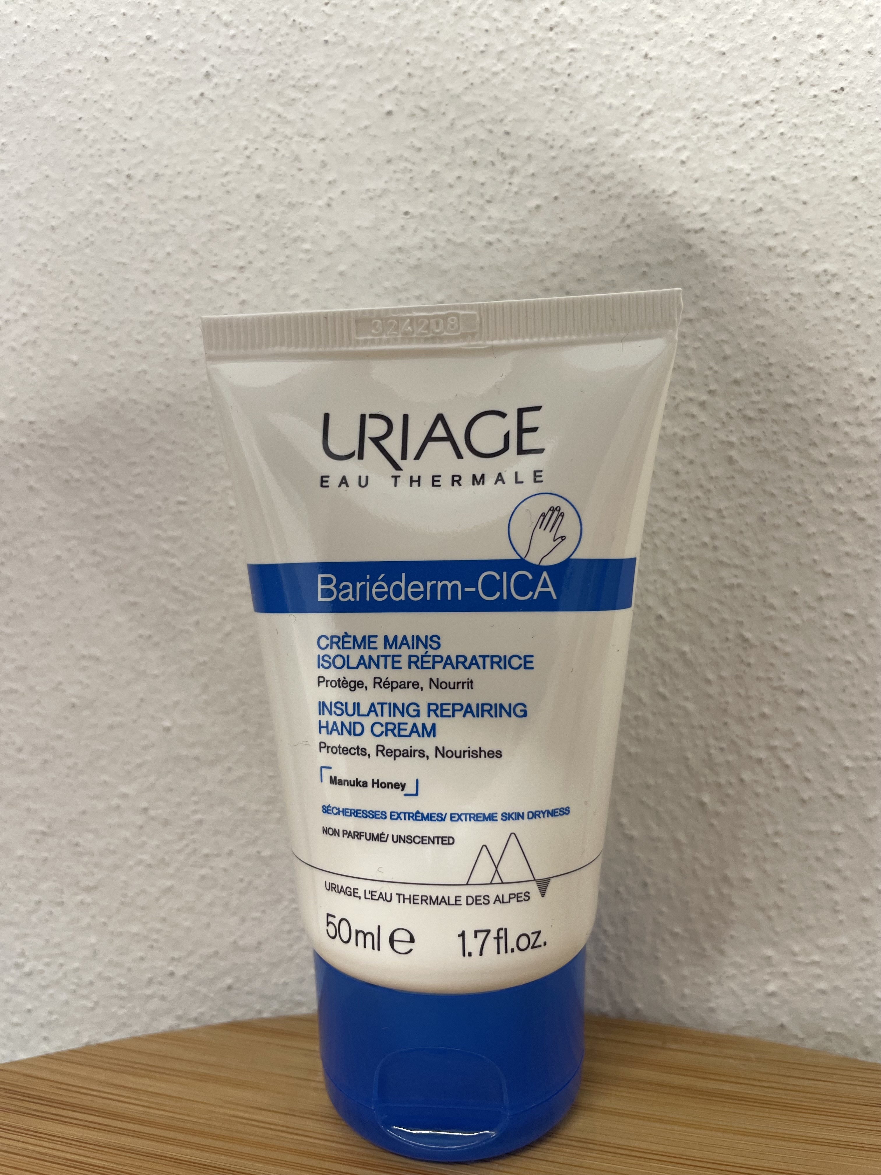 Uriage: Bariederm Insulating Repairing Hand Cream